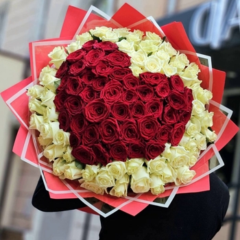 Сердце из 101 розы