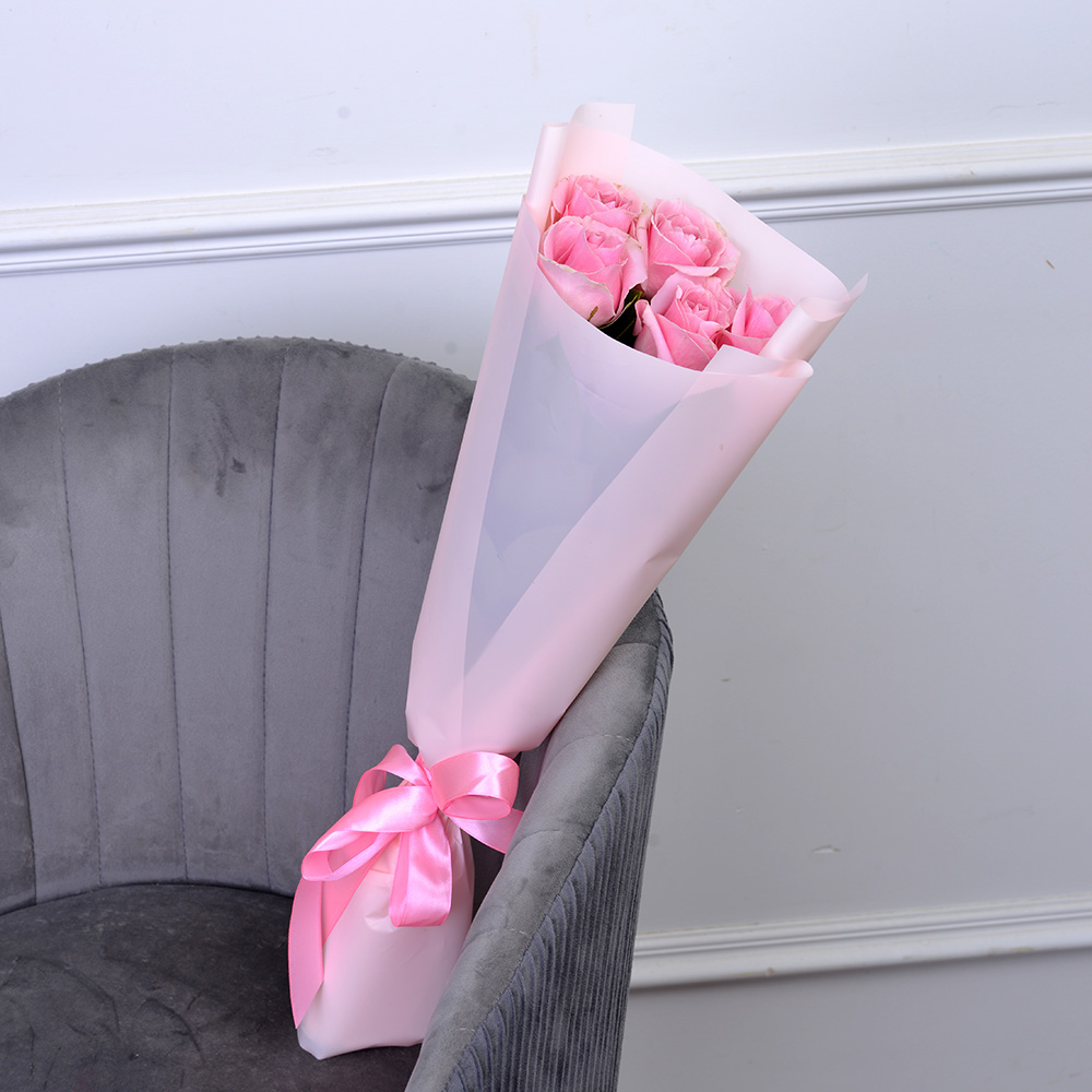 Букет из 5 розовых роз 50 см