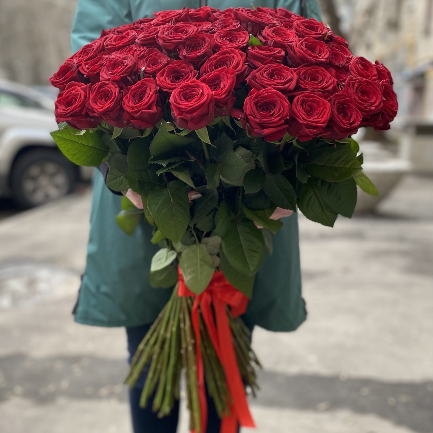 101 красная роза Premium 70 см.