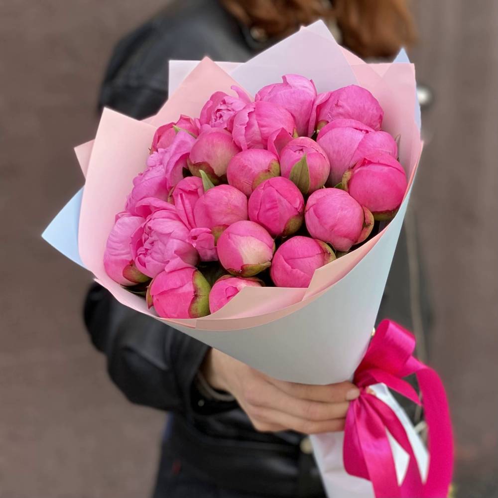 Букет из 21 розового пиона